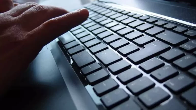 Laptop-Klavyesi-Çalişmiyor-Sorunu-Nasil-Düzeltilir