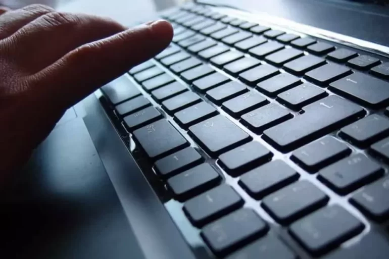 Laptop-Klavyesi-Çalişmiyor-Sorunu-Nasil-Düzeltilir